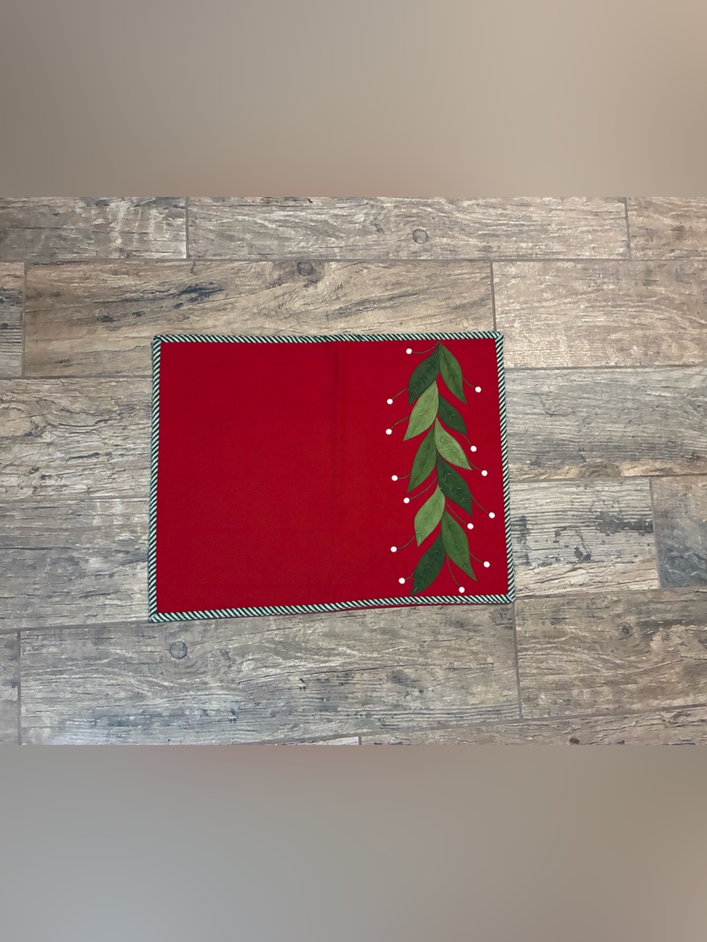 Crate&Barrel (12) Red holiday Placemat with mistletoe holiday design